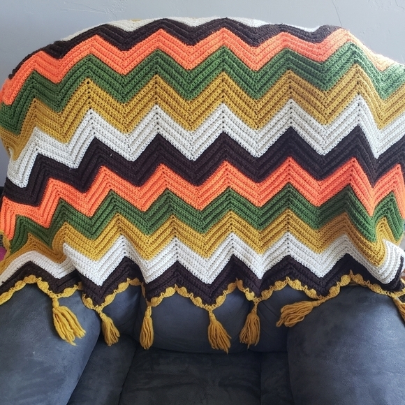 Vintage Afghan Handmade Blanket Retro Fall Zig Zag - Picture 1 of 6